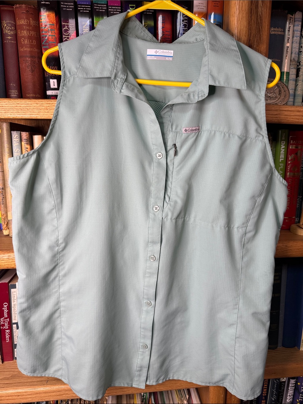 Columbia Lightweight Sleeveless Button-Up Top - Sage Green